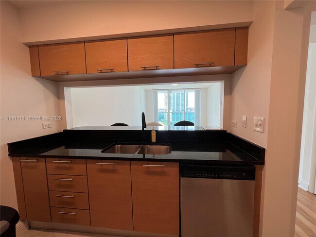 Photo - 31 SE 5th St Unit 1409