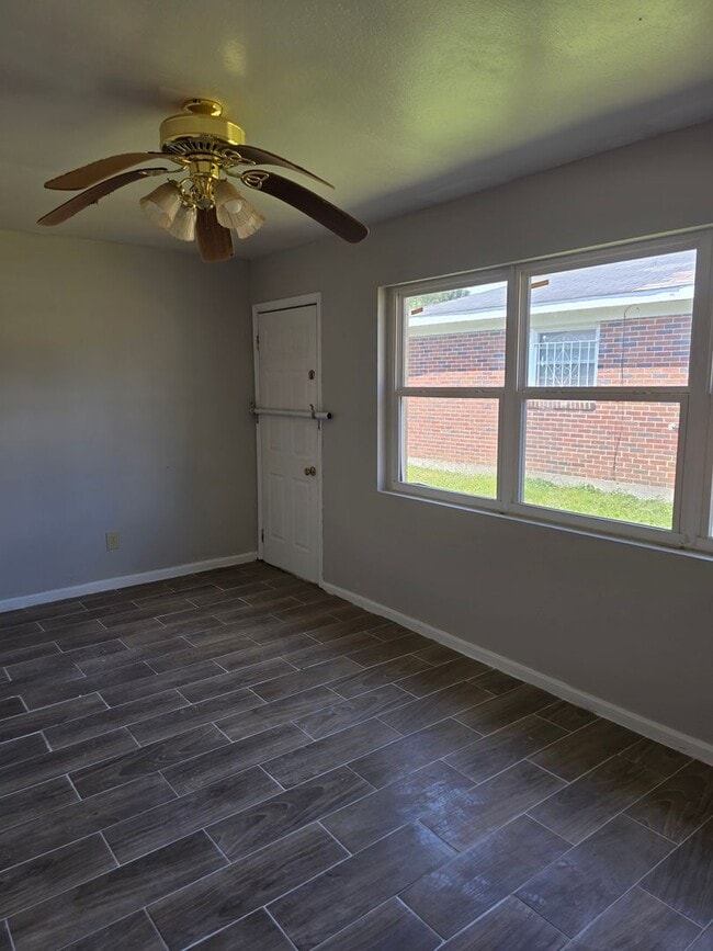 Photo - 3/4 BR  Brick ranch