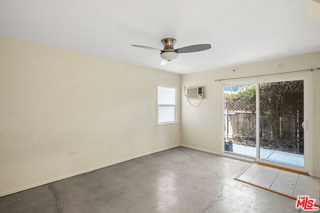 Photo - 2235 1/2 Laverna Ave Apartment