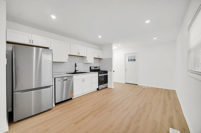 Photo - 3 Bedroom 1 Bathroom House for Rent!