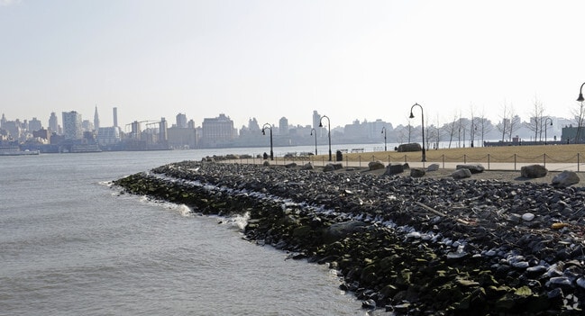 Photo - 1025 MAXWELL Ln