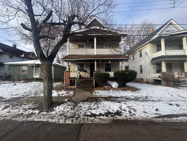 Photo - 3724 W 13th St Unidad Up