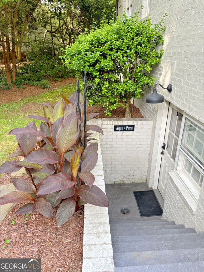 Photo - 785 Weatherly Ln NW