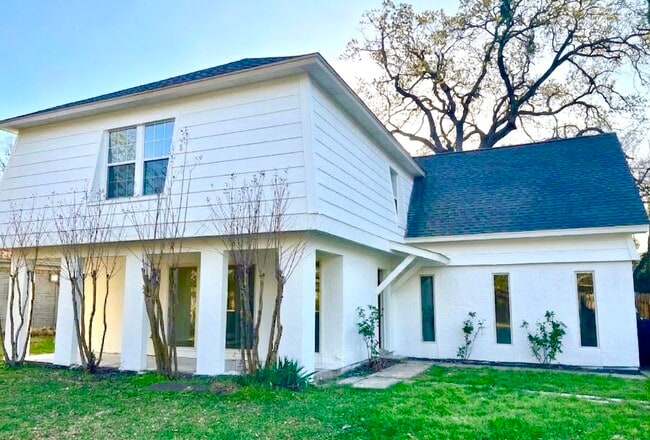 Building Photo - 5429 Prince Dr