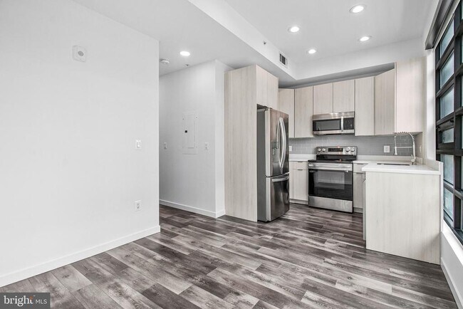Photo - 506 H St NE Unit 202