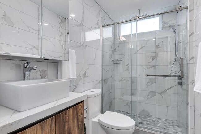 Photo - 1170 Barclay St Unit 203