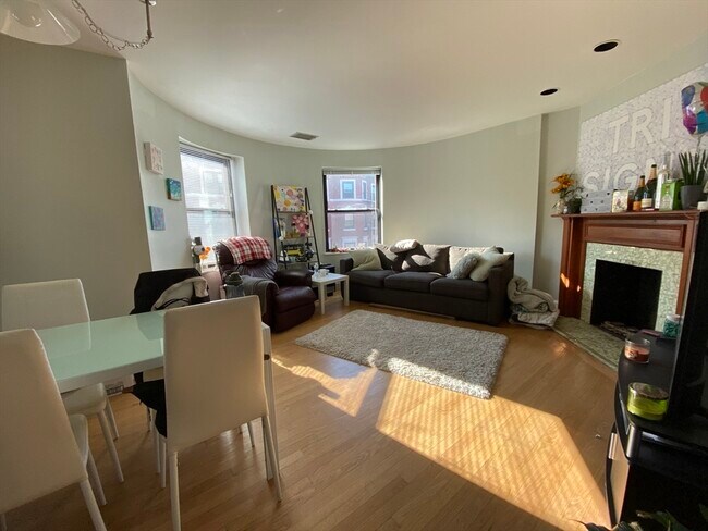 Photo - 111 Gainsborough St Unidad 301