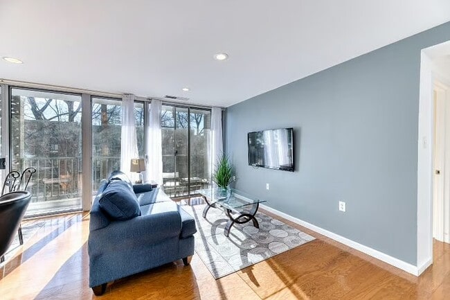 Building Photo - 4420 Briarwood Ct N Unit 13 Rental