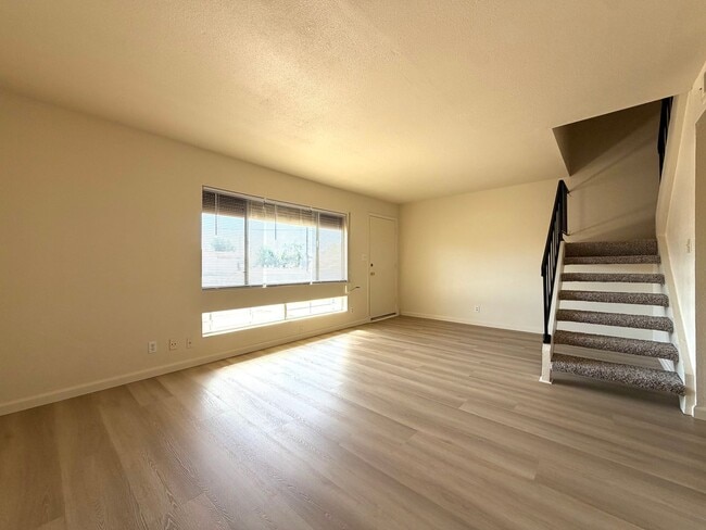 Photo - Glendale 3 Bed / 2 Bath Townhome | Two-Story Layout