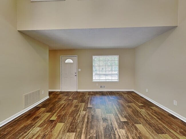 Photo - 6928 Cedar Hill Ct