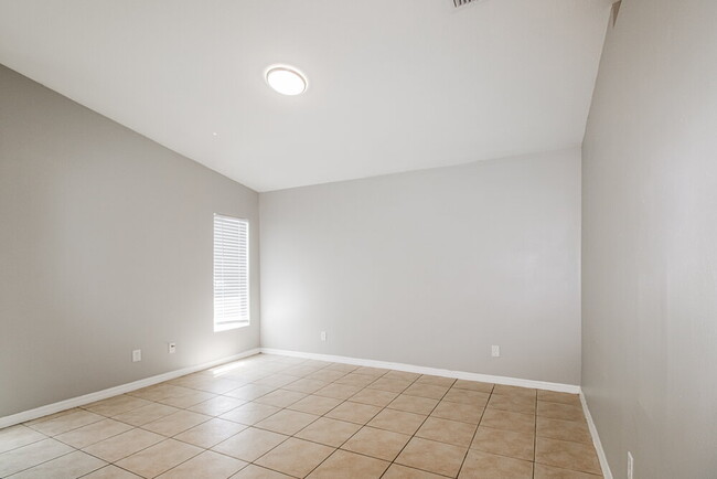 Photo - 3238 Riverdale Dr