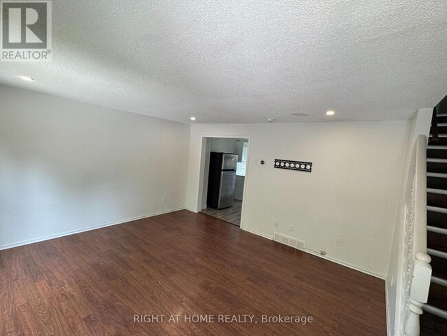 Photo - 168 Golfdale Crescent