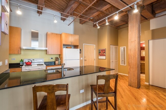 Photo - 1040 W Adams St Unidad 309