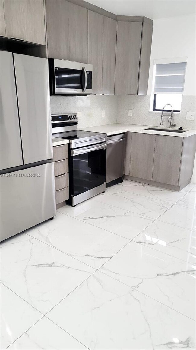 Photo - 19233 NW 37th Ave