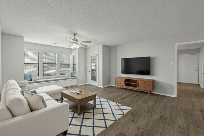 Photo - Courtney Square