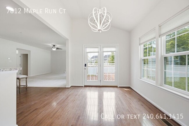 Building Photo - 7812 Maple Run Ct