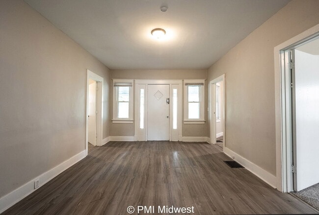 Photo - 130 N Gladstone Ave