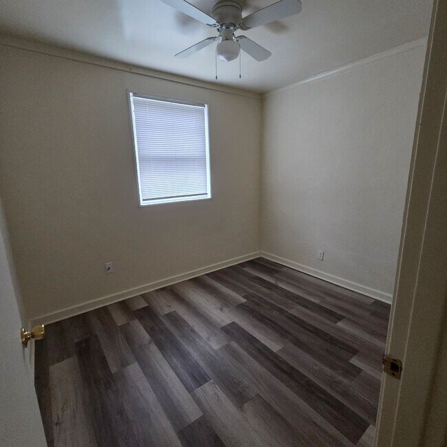 Photo - Hillcrest Apartments