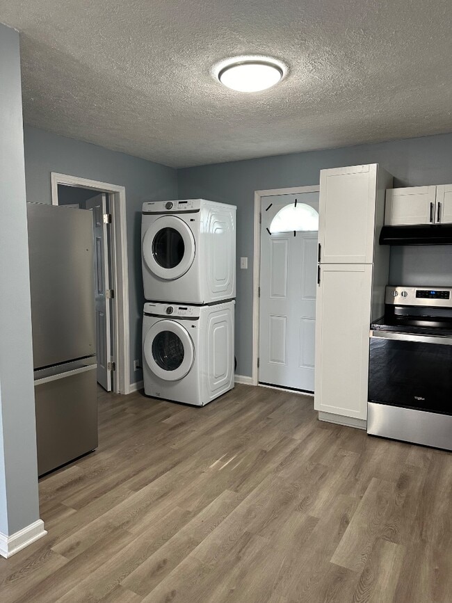 Photo - 2112 Steadman St