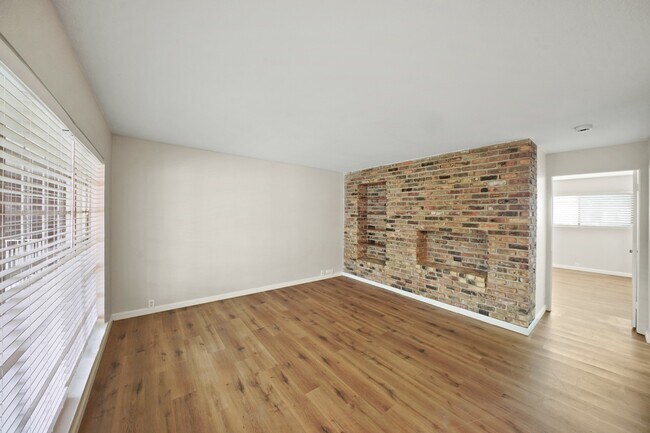 Photo - 2201 Fountain View Dr Unidad 60F