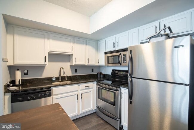 Photo - 1001 N Randolph St Unit 417