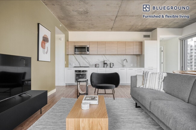 Photo - 165 N Desplaines St Unidad FL12-ID748