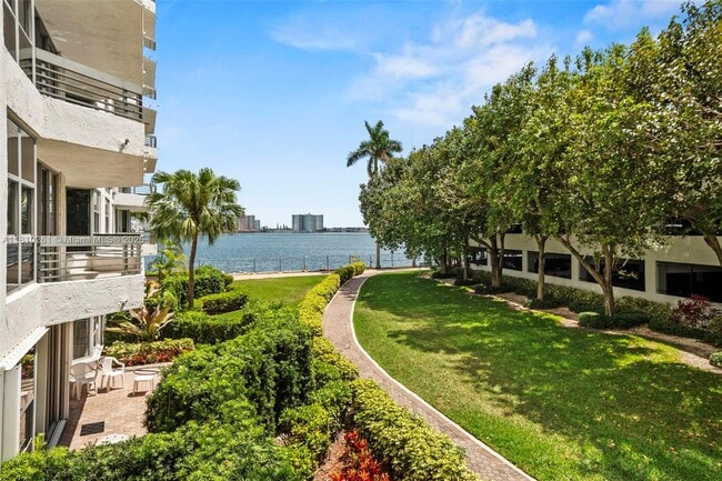 Photo - 19101 NE 36th Pl Condo Unit 203