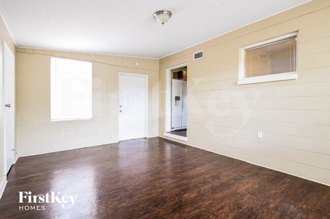 Photo - 1521 Heather Ave