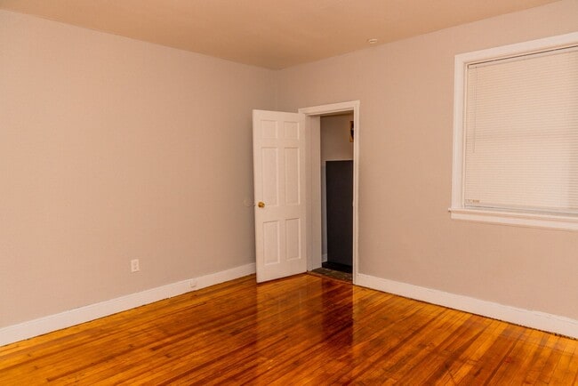 Photo - 1017 W Leigh St Unit Apt #1st Fl