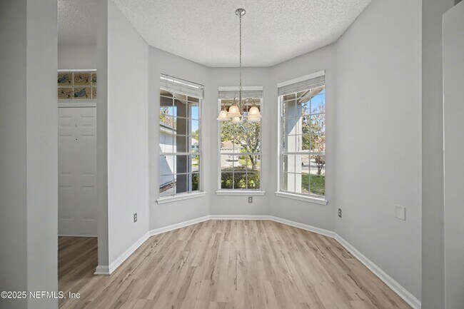 Photo - 1290 Ardmore St