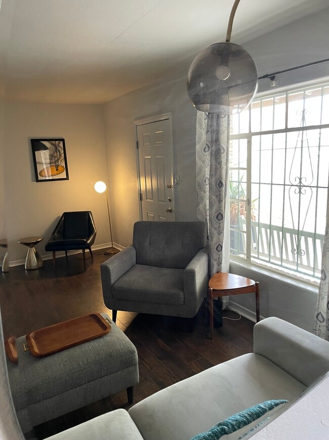 Photo - 1211 Los Angeles Dr Unit 2 bed1bath UTEP N DOWNTOW