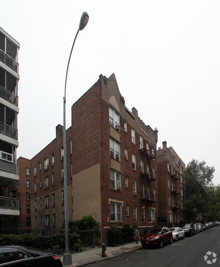 Photo - 140-19 Beech Ave