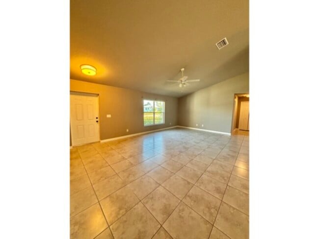 Photo - Annual 3 Bed/2 Bath Home-SE Cape Coral