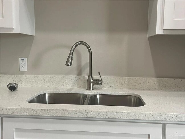 Photo - 605 Sparrow Rd Unit 1