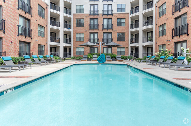 Pool - Midtown Green Apartments