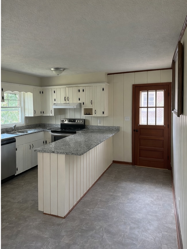 Building Photo - 112 Nor Dan Dr