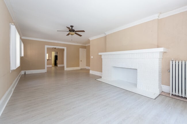 Photo - St. Regis Apartments