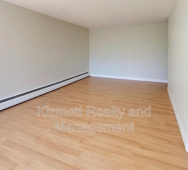 Photo - 10135-10120 120 St NW Unit 503