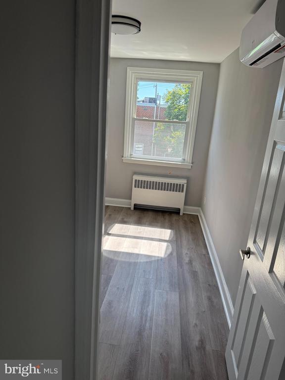 Photo - 928 Durard St