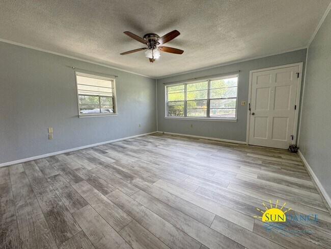 Photo - 2052 Roberts Dr