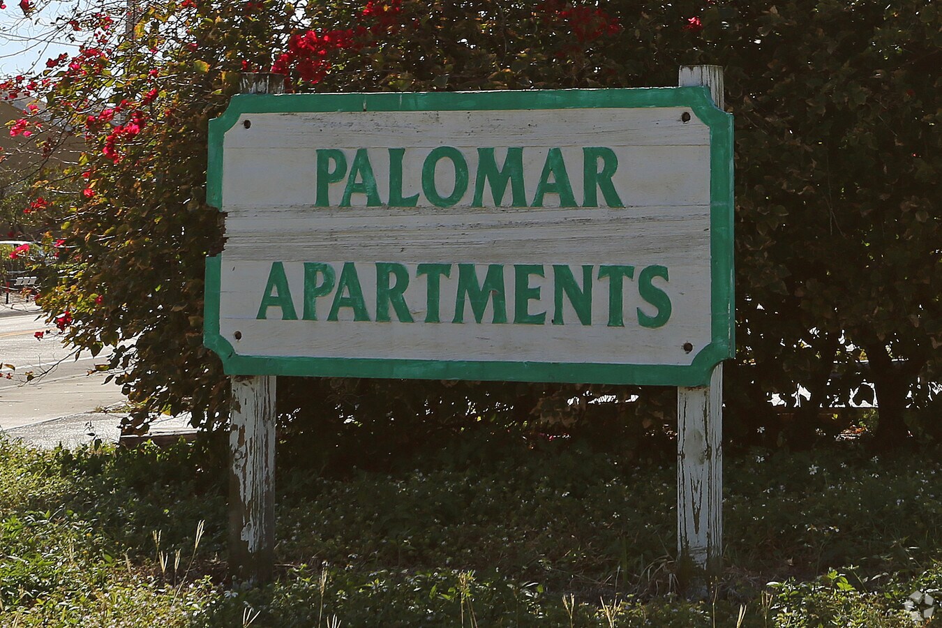 Palomar Apartments - Palomar Apartments