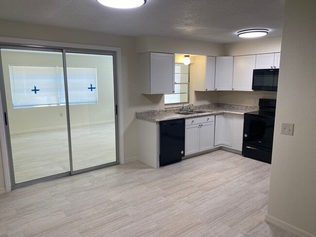 Photo - 2/2 0range City