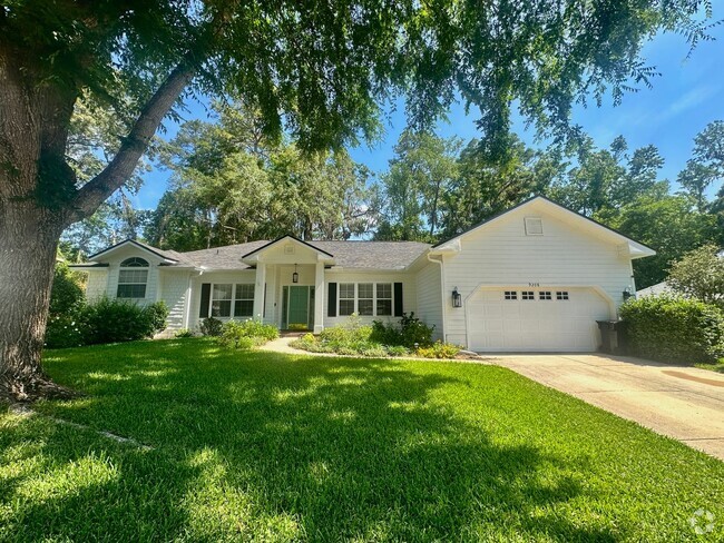 Building Photo - Spacious 4-Bedroom Gem in Sought-After Bro... Rental