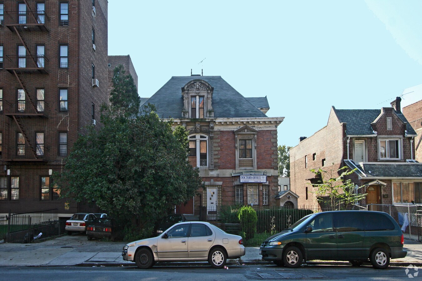 Photo - 210 Linden Blvd