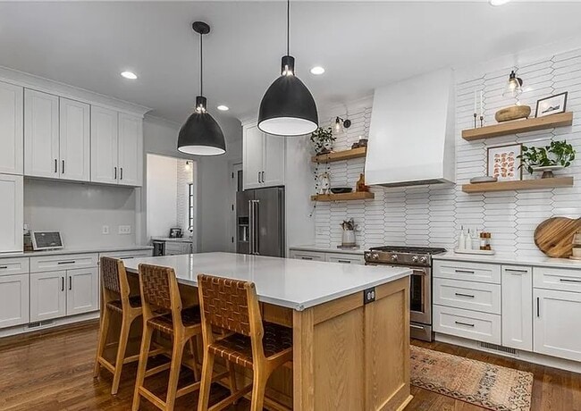 Building Photo - 2571 Temple Johnson Rd SW Unit 4