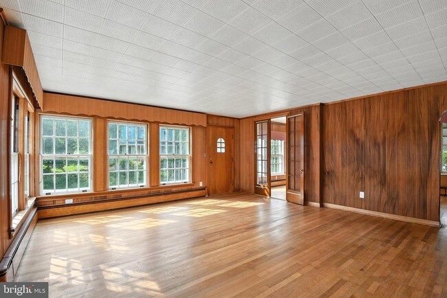 Building Photo - 4200 Main St Rental