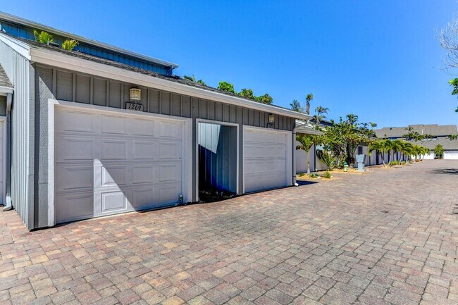 Photo - CANAL FRONT CONDO Unit 115