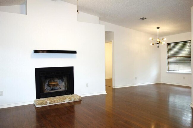 Photo - 7014 Riverton Dr