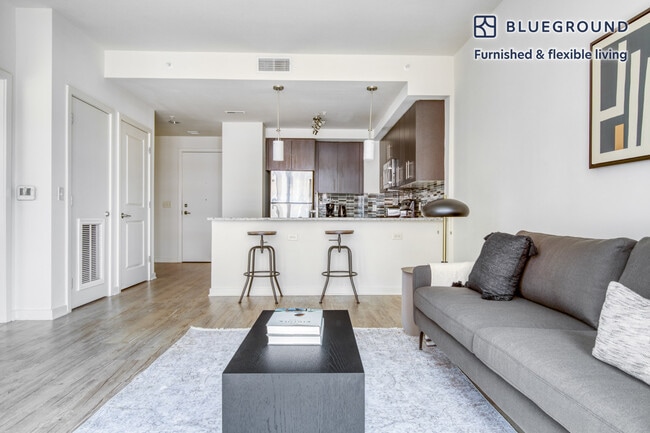 Photo - 1128 N Irving St Unidad SI FL4-ID465