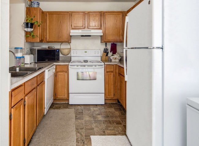 Allison Pointe apartments — community photo